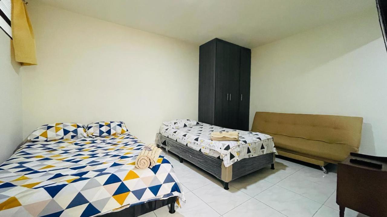 Apartamento Aparta-estudio Amoblado En Medellin, Campo Valdes Medellín